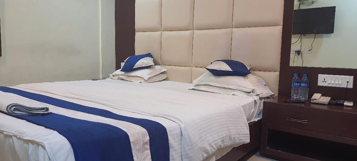 Hotel Presidency Inn Колката Екстер'єр фото